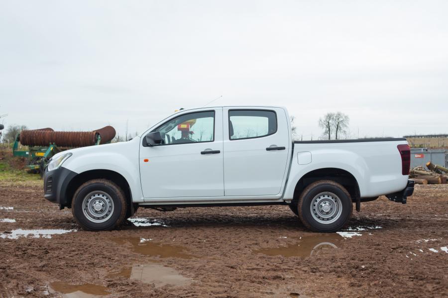  Isuzu D-Max Ultility Double Cab 2018 года  (UK) (фото 23 из 24)
